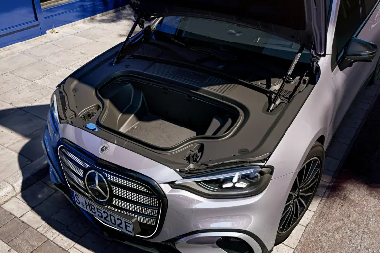 Mercedes Classe C elettrica - 10