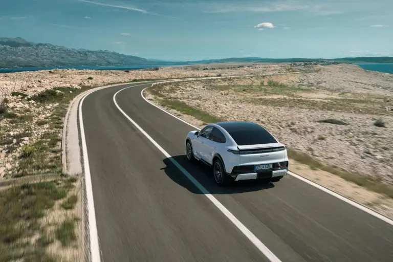 Porsche Cayenne Coupe Electric - 7