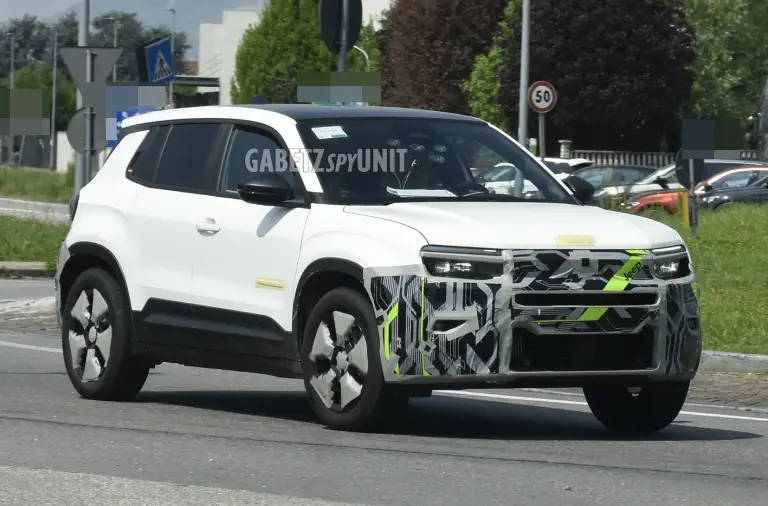 Jeep Avenger 2027 - Foto spia 27-04-2026 - 2