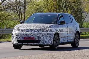 Renault Scenic E-Tech - Foto spia 27-4-2026