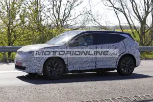 Renault Scenic E-Tech - Foto spia 27-4-2026