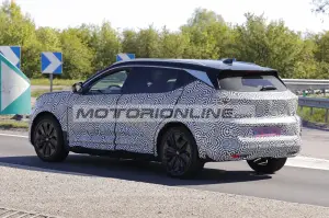 Renault Scenic E-Tech - Foto spia 27-4-2026