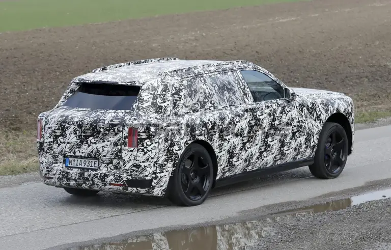 Rolls-Royce Cullinan EV -Foto spia 29-04-2026 - 8