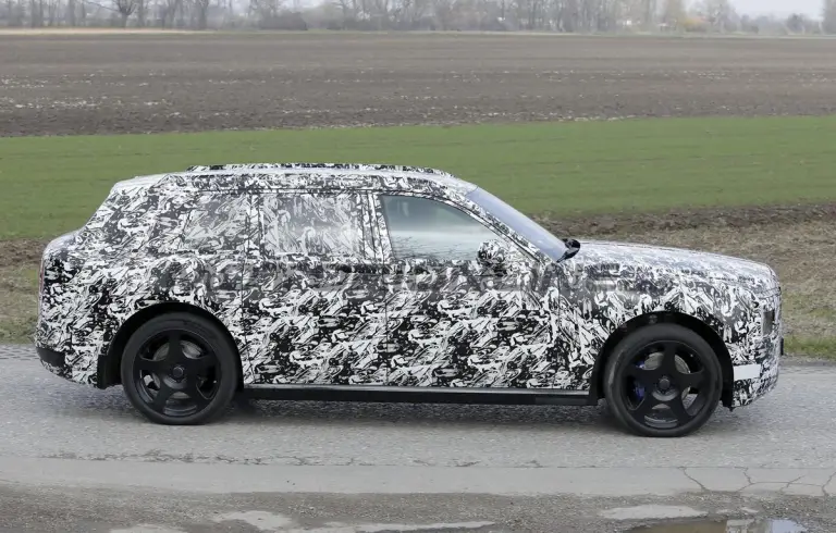 Rolls-Royce Cullinan EV -Foto spia 29-04-2026 - 11