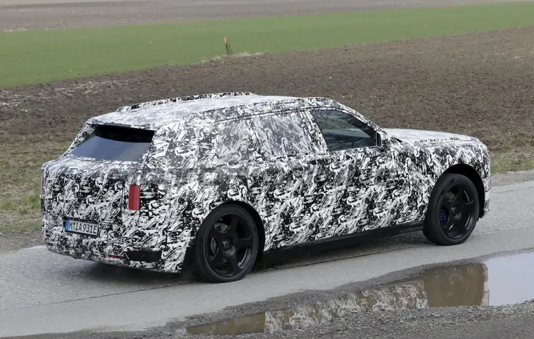 Rolls-Royce Cullinan EV -Foto spia 29-04-2026 - 6