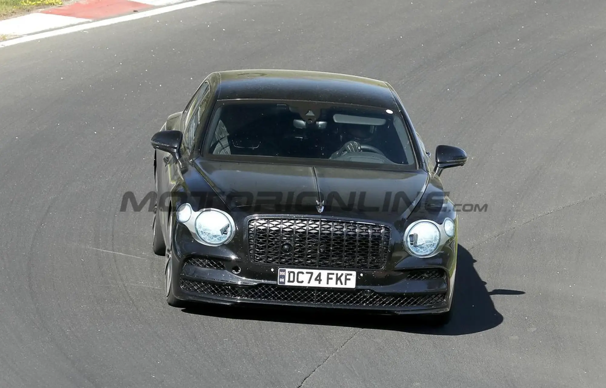 Bentley Flying Spur 2027 - Foto spia 30-04-2026 - 1