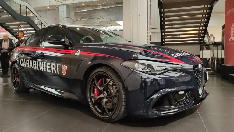Alfa Romeo Carabinieri - 75 anni - 31