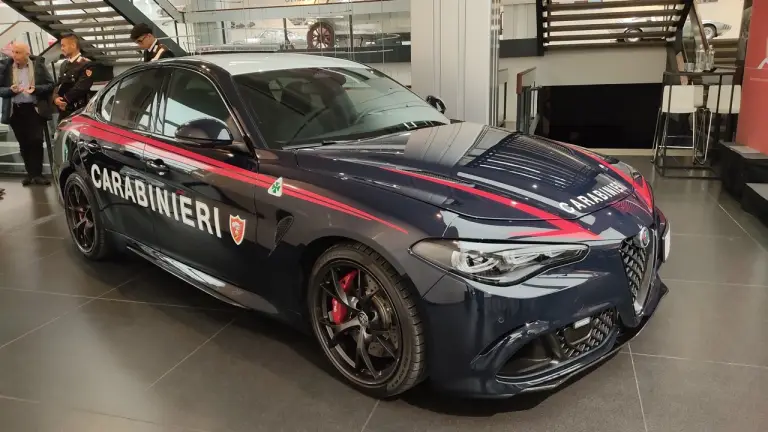 Alfa Romeo Carabinieri - 75 anni - 33