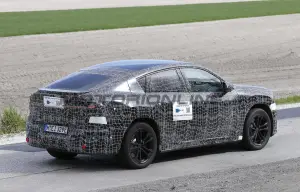 BMW iX4 - Foto spia 07-05-2026