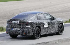 BMW iX4 - Foto spia 07-05-2026