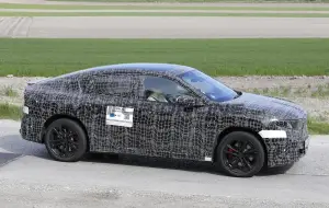 BMW iX4 - Foto spia 07-05-2026