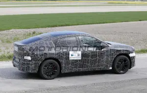 BMW iX4 - Foto spia 07-05-2026