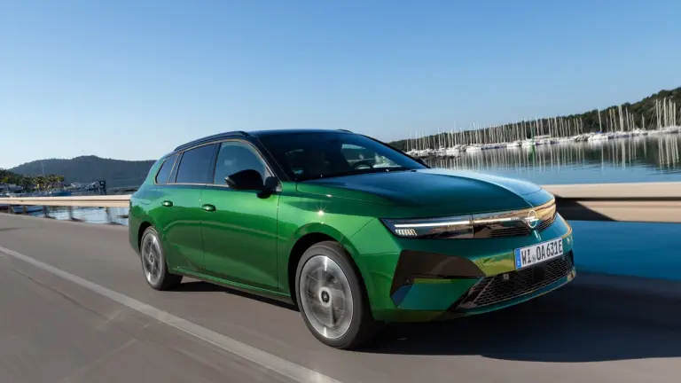 Opel Astra Sports Tourer Elettrica - 1