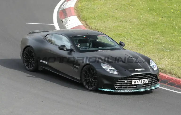 Aston Martin Vanquish S 2027 - Foto spia 08-05-2026 - 8