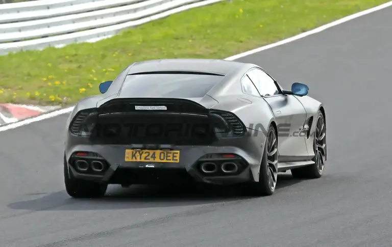 Aston Martin Vanquish S 2027 - Foto spia 08-05-2026 - 5