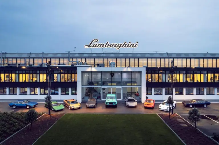 Lamborghini - 63 anni - 13