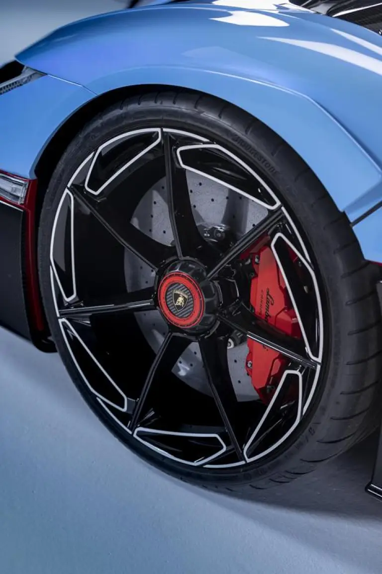 Lamborghini Fenomeno Roadster - 24