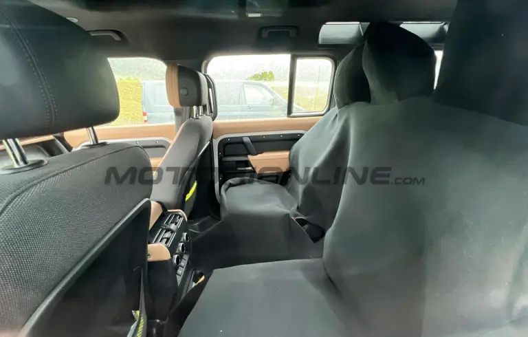 Land Rover Defender 2027 - Foto spia 12-05-2026 - 14
