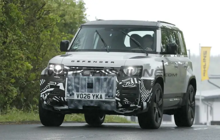 Land Rover Defender 2027 - Foto spia 12-05-2026 - 7