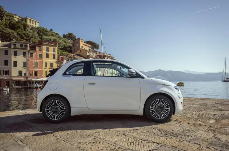 FIAT 500 Hybrid Dolcevita - 19