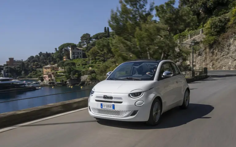 FIAT 500 Hybrid Dolcevita - 12