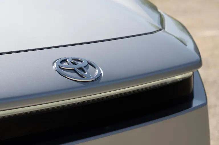 Toyota bZ4X Touring 2026 - Foto ufficiali - 13