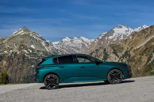 Peugeot 308 Hybrid - Passo del Maloja