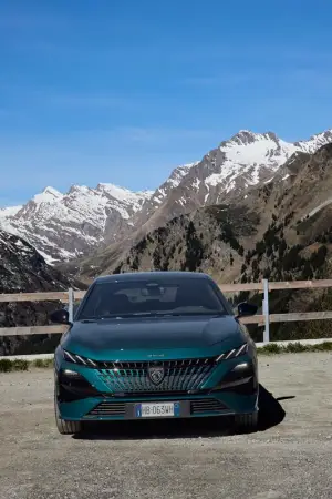 Peugeot 308 Hybrid - Passo del Maloja