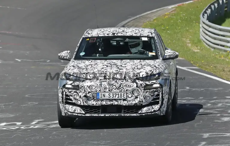 Audi RS Q6 Sportback e-tron - Foto spia 14-05-2026 - 2