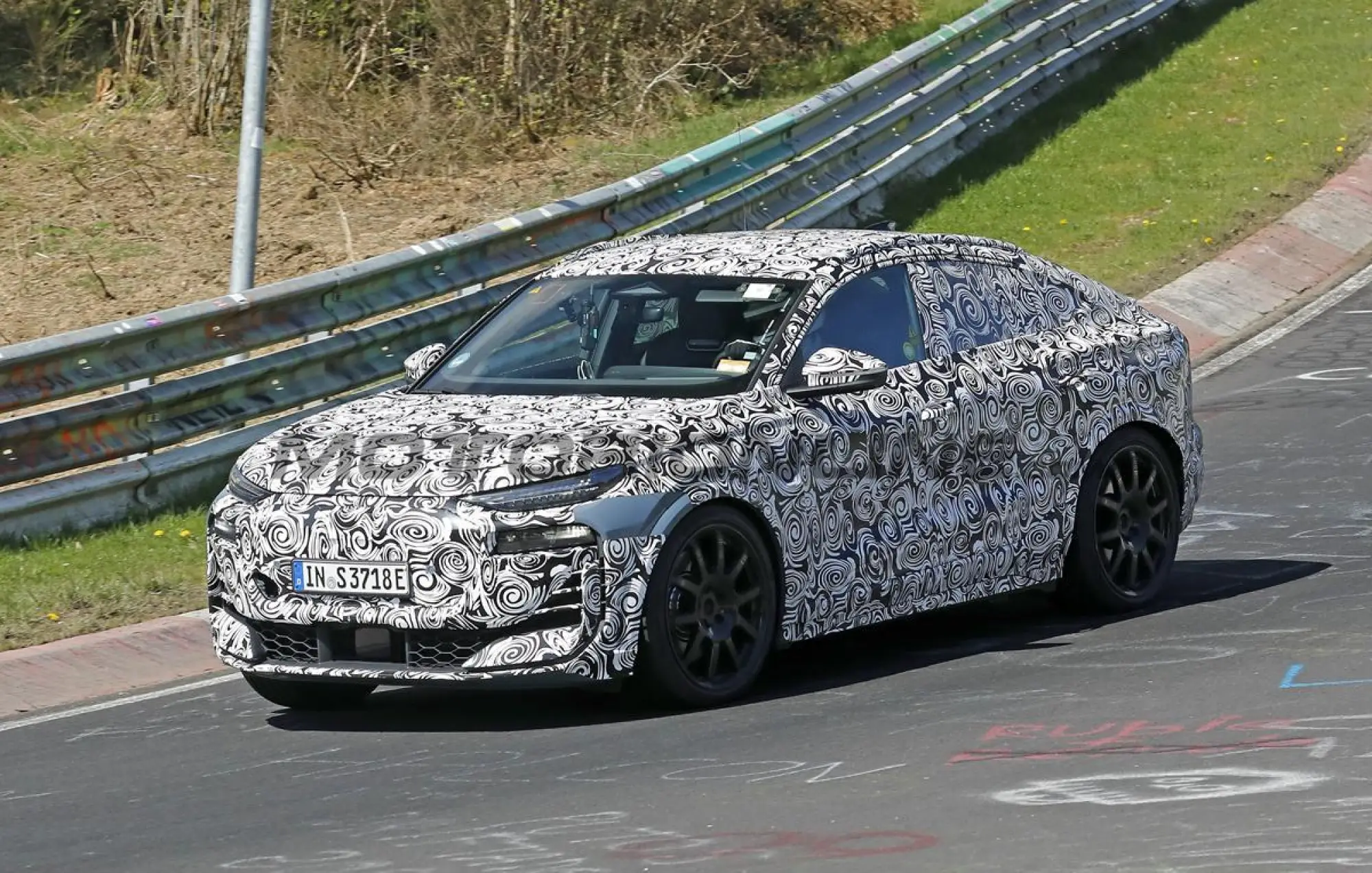 Audi RS Q6 Sportback e-tron - Foto spia 14-05-2026 - 6
