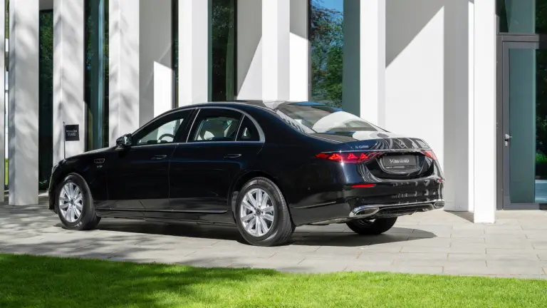 Mercedes-Benz Classe S GUARD con VR10 - 12