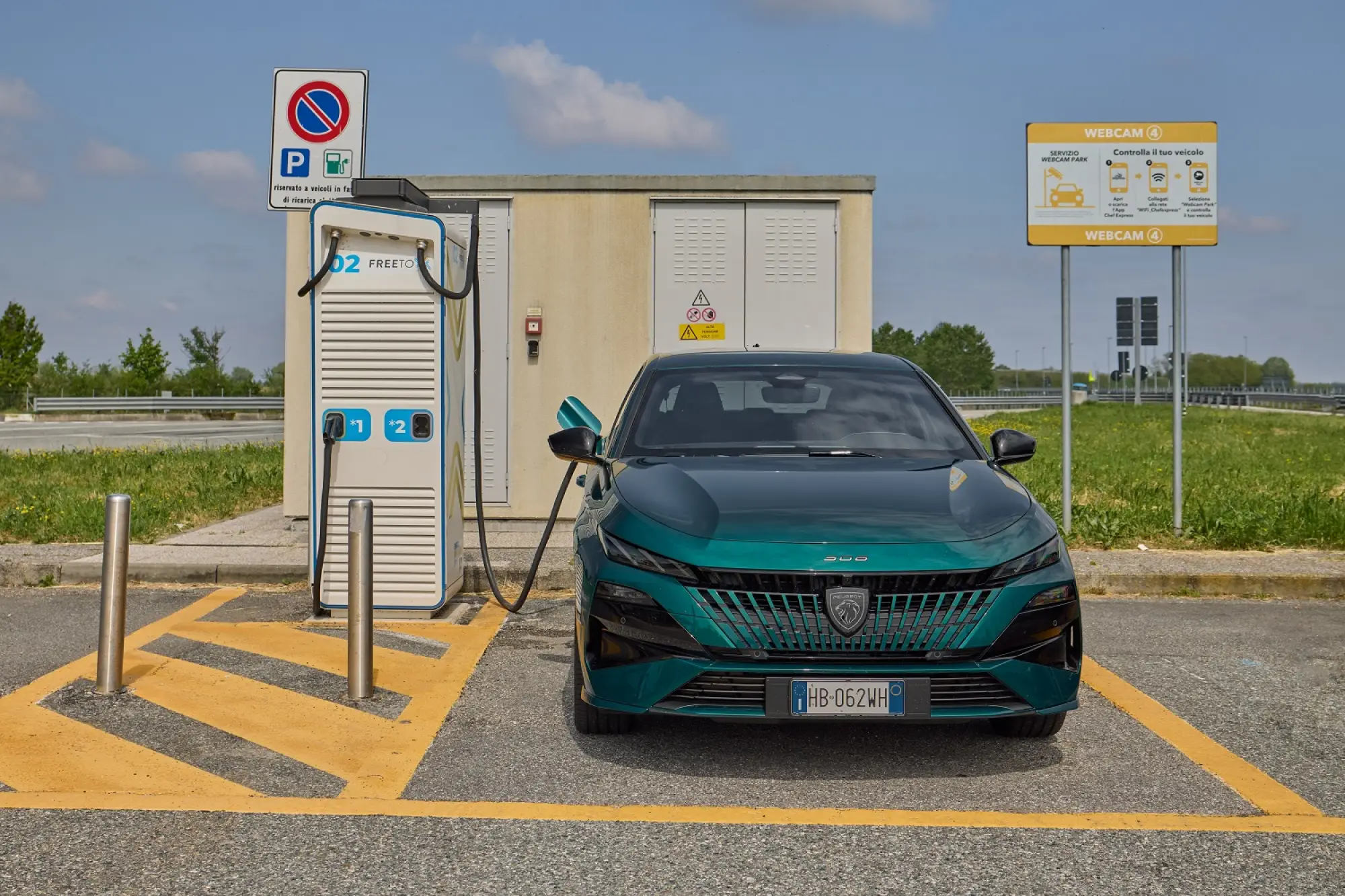 Peugeot E-308 e i Murales di Fontanile - 9
