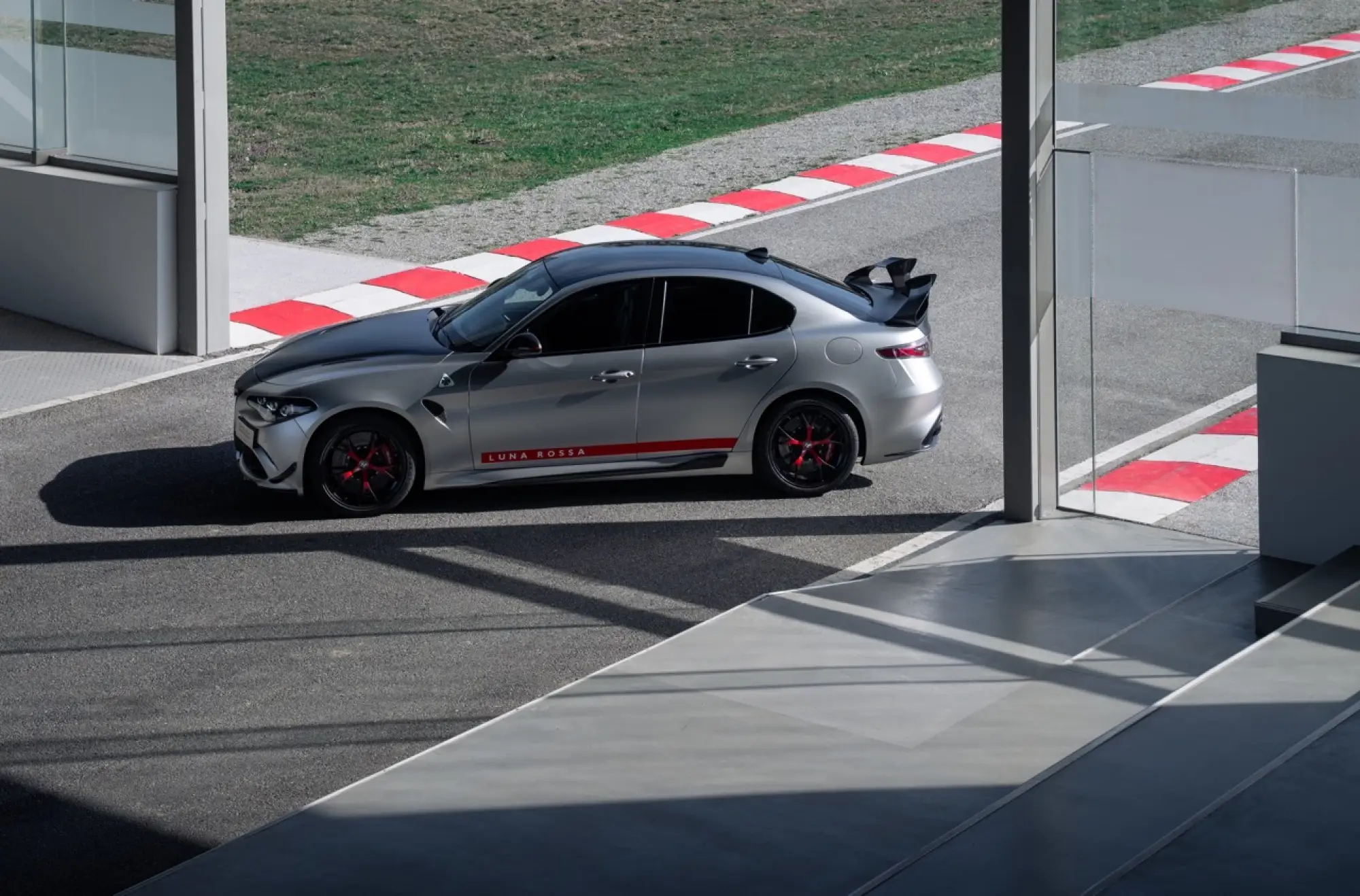 Alfa Romeo Giulia Quadrifoglio Luna Rossa - Balocco - 3