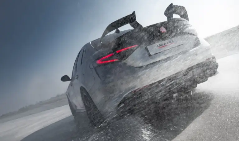 Alfa Romeo Giulia Quadrifoglio Luna Rossa - Balocco - 15