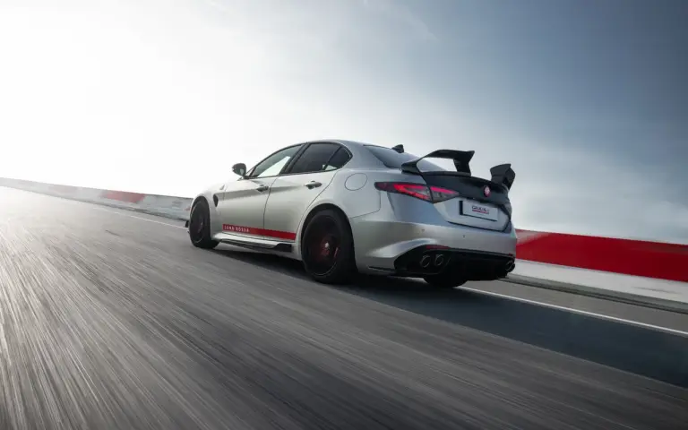 Alfa Romeo Giulia Quadrifoglio Luna Rossa - Balocco - 8