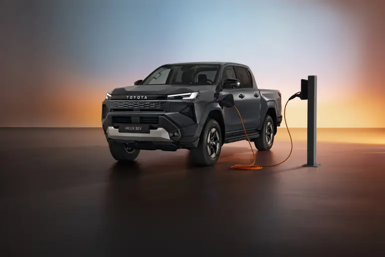 Toyota Hilux elettrico - 3