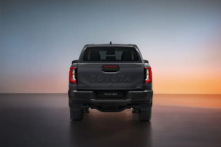 Toyota Hilux elettrico - 6
