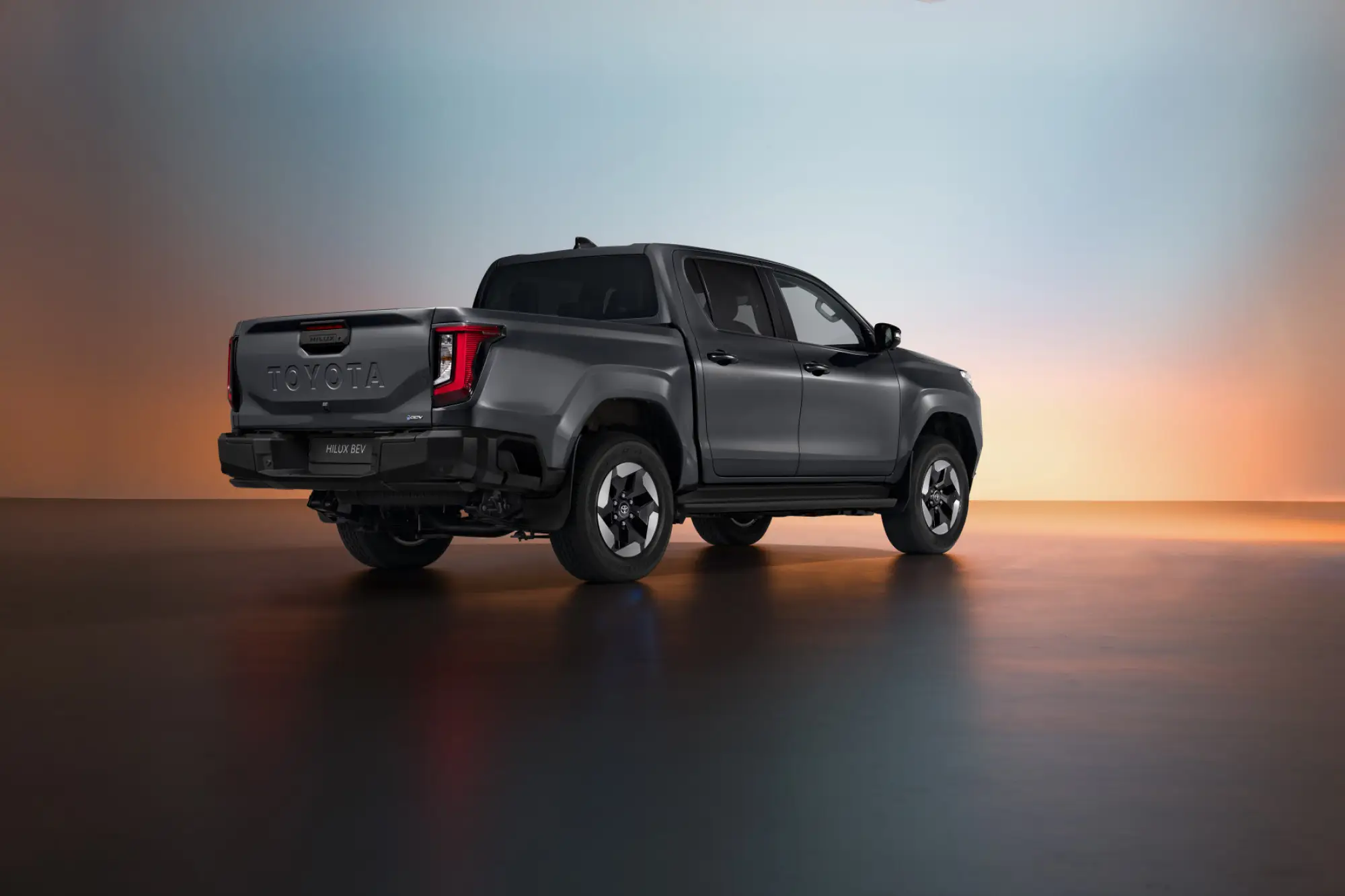 Toyota Hilux elettrico - 2