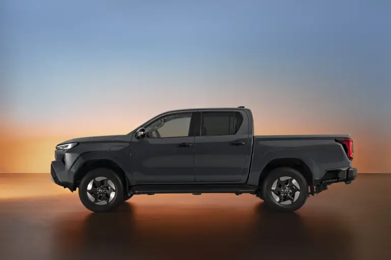 Toyota Hilux elettrico - 13
