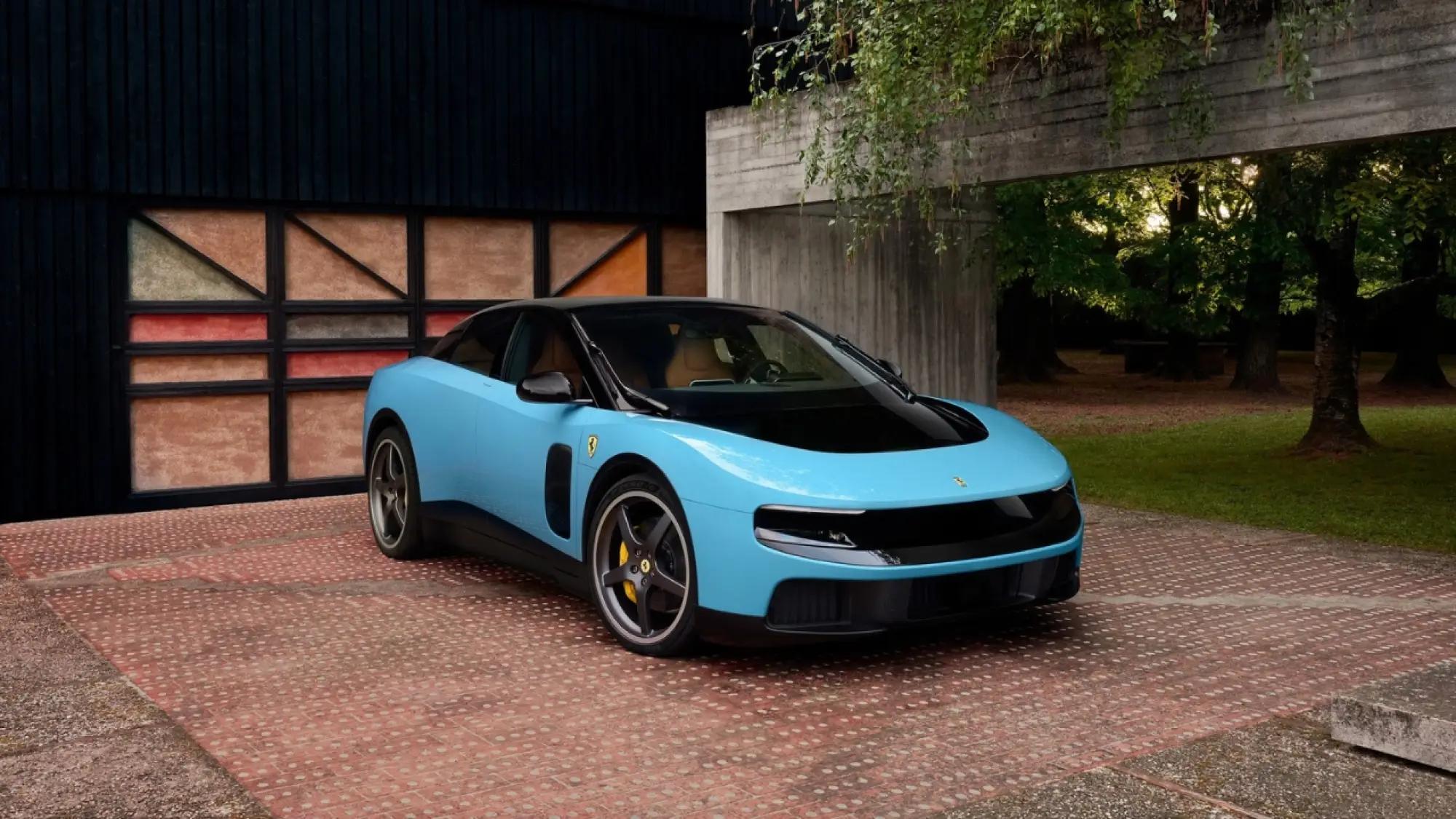 Ferrari Luce - 4
