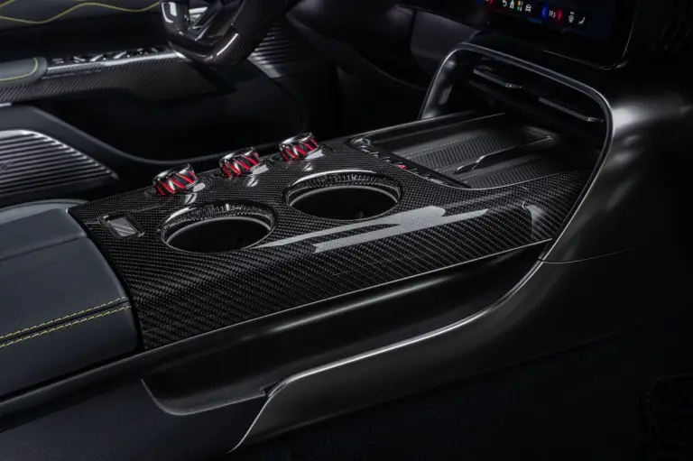 Mercedes AMG GT Coupe 4 2026 - Foto ufficiali - 11