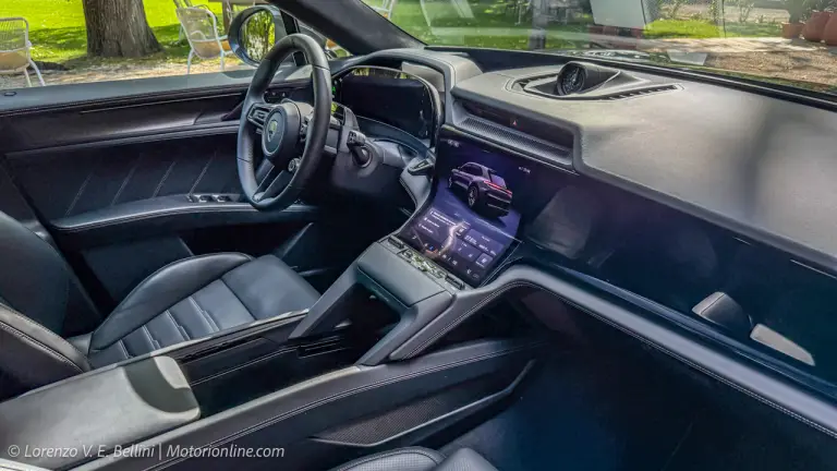 Porsche Cayenne Electric - Primo Contatto - 45