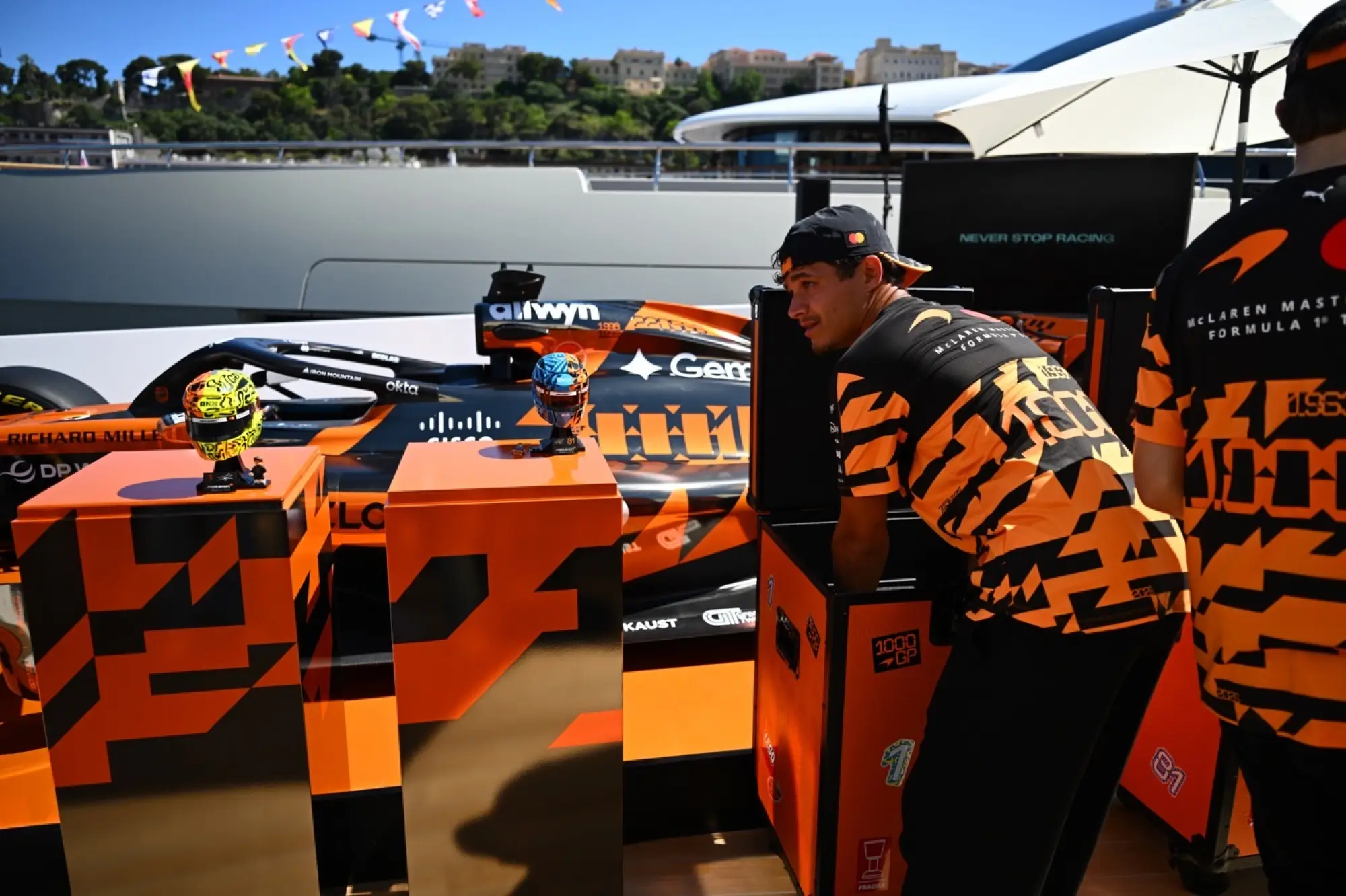 Lego McLaren - Caschi Norris e Piastri - 9