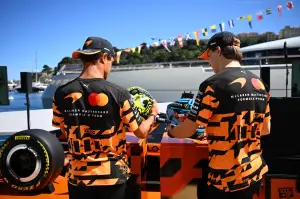 Lego McLaren - Caschi Norris e Piastri - 11