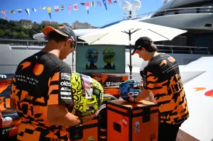 Lego McLaren - Caschi Norris e Piastri - 16
