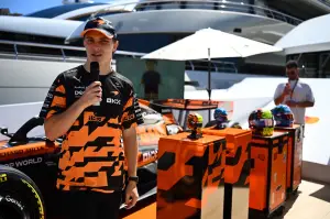 Lego McLaren - Caschi Norris e Piastri - 15