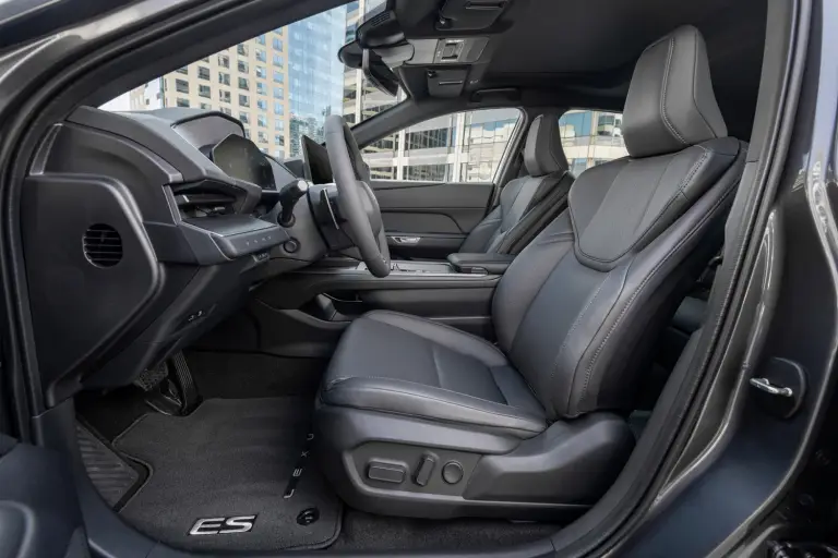 Nuova Lexus ES - 24