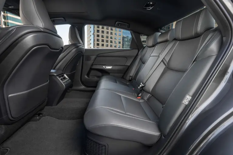 Nuova Lexus ES - 15