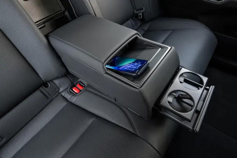 Nuova Lexus ES - 12
