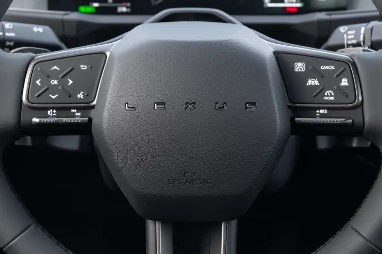 Nuova Lexus ES - 4